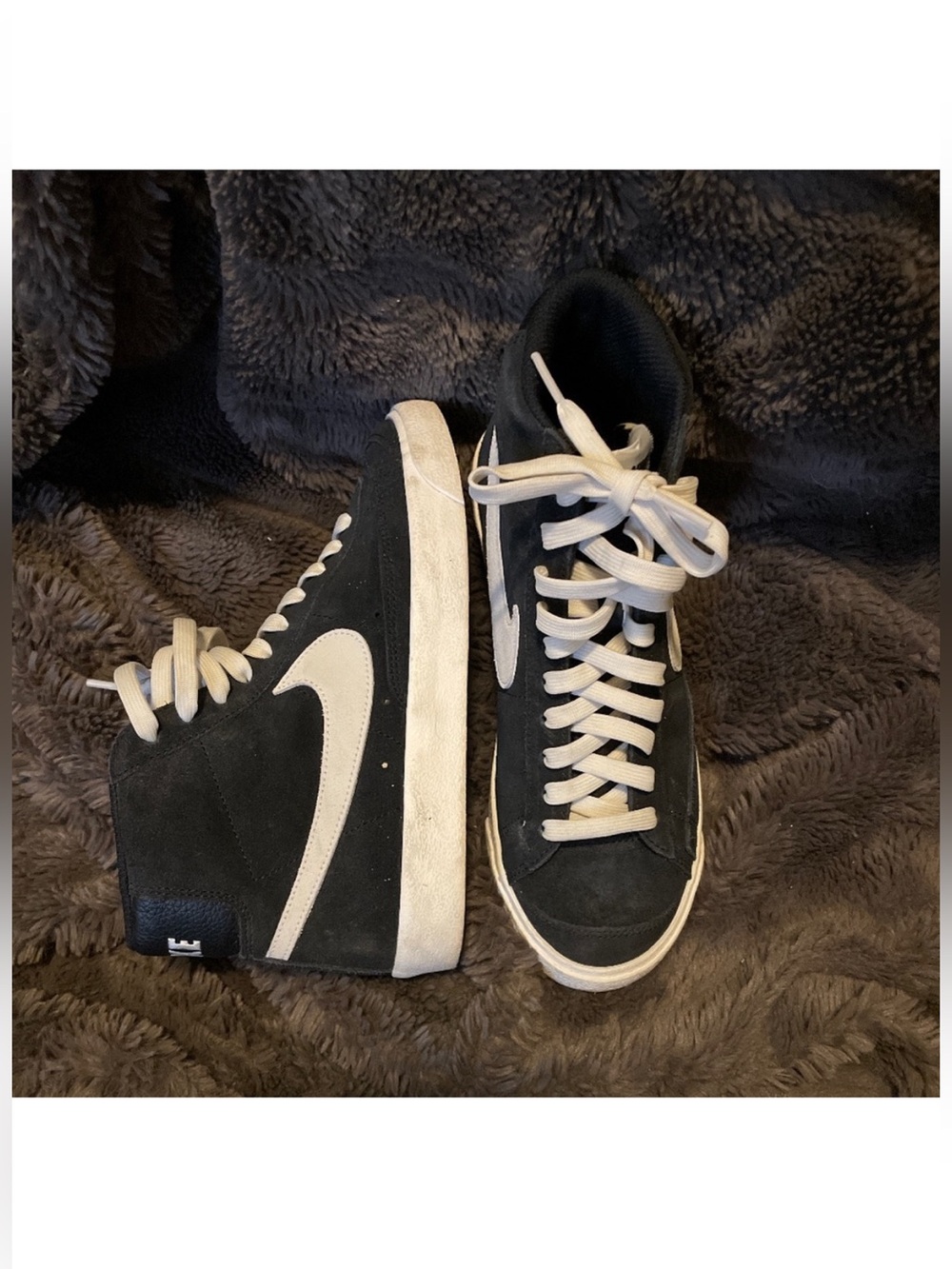 Nike Women's suede Blazer Black and White High-Top Sneakers